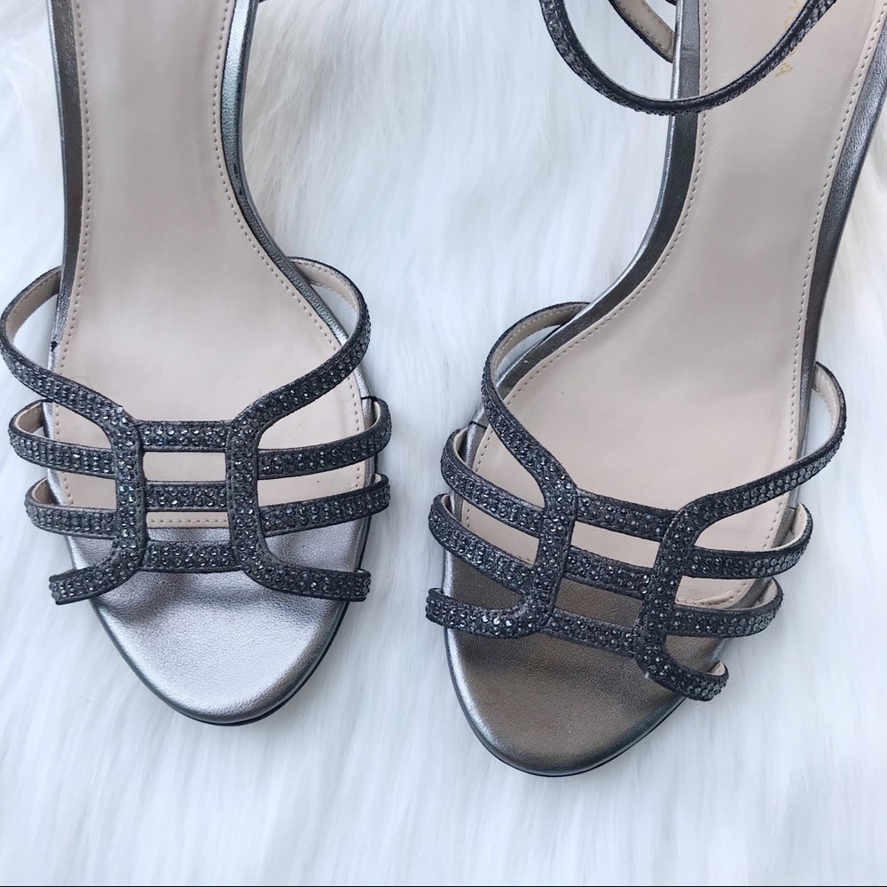 NWOT Pelle Moda Bronzed Crystal Embellished Heel - Picture 4 of 7